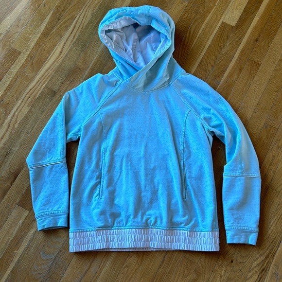 Lululemon size 4 hoodie with front pocket pale blue - Picture 1 of 5